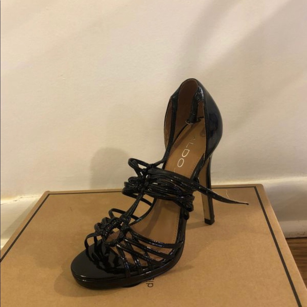 Black Aldo heels size 6